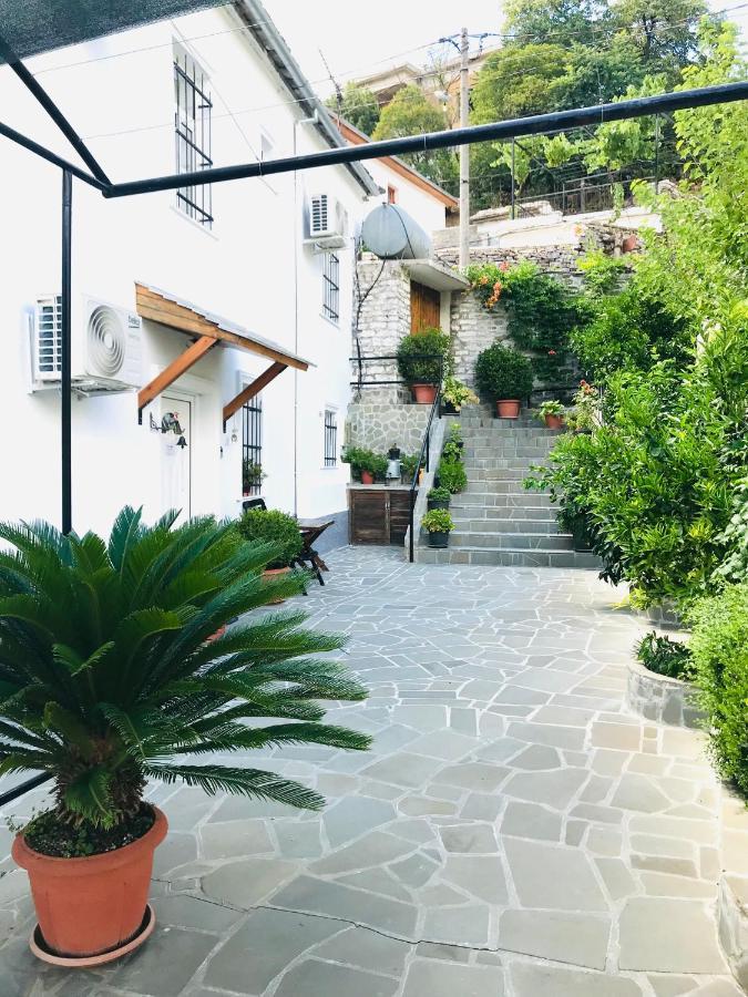 Gjirokastër Grandpa'S Home מראה חיצוני תמונה